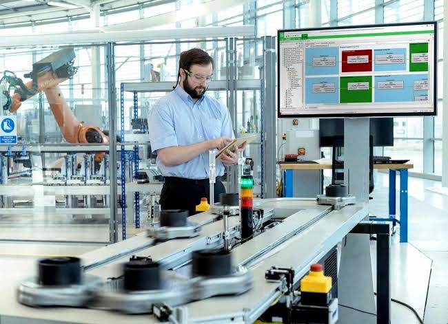 Schneider Electric and HPE Introduce Industrial Automation Modernization as a Service for Future-Ready Factories